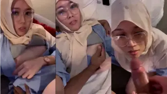 Pacar Jilbab Jilmek Dulu Lanjut Nyepong Video by SpankBang